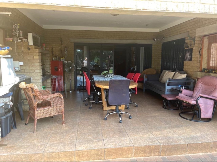10 Bedroom Property for Sale in Raslouw A H Gauteng