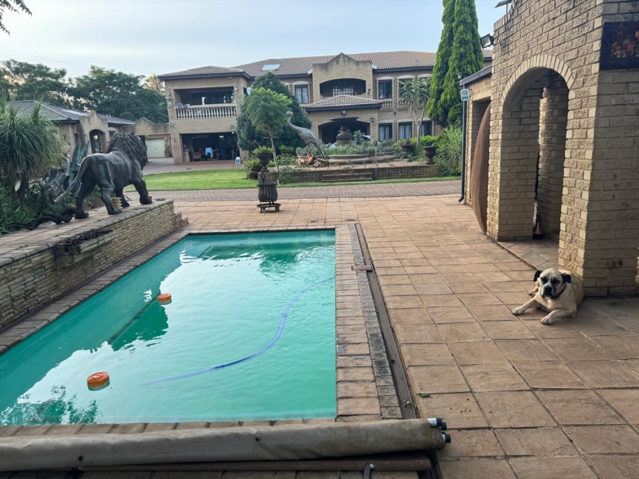 10 Bedroom Property for Sale in Raslouw A H Gauteng
