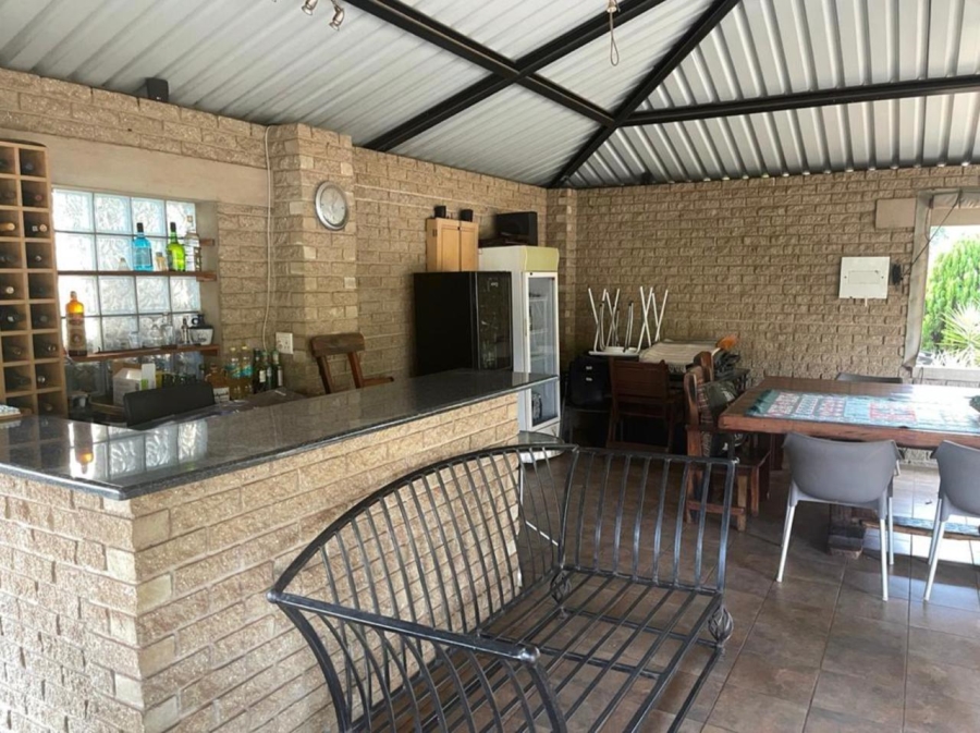 10 Bedroom Property for Sale in Raslouw A H Gauteng