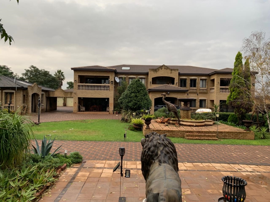 10 Bedroom Property for Sale in Raslouw A H Gauteng