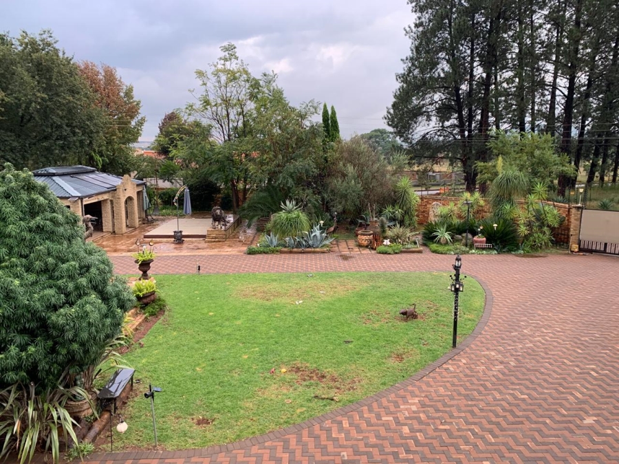 10 Bedroom Property for Sale in Raslouw A H Gauteng