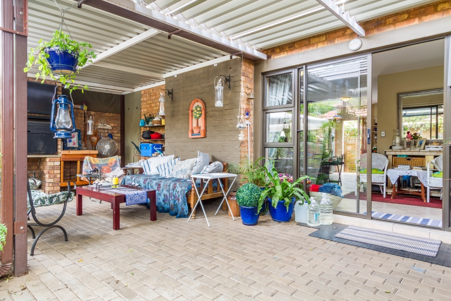 3 Bedroom Property for Sale in Oukraal Estate Gauteng