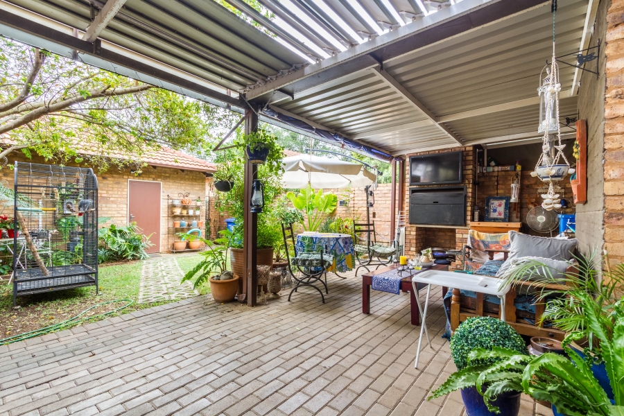 3 Bedroom Property for Sale in Oukraal Estate Gauteng