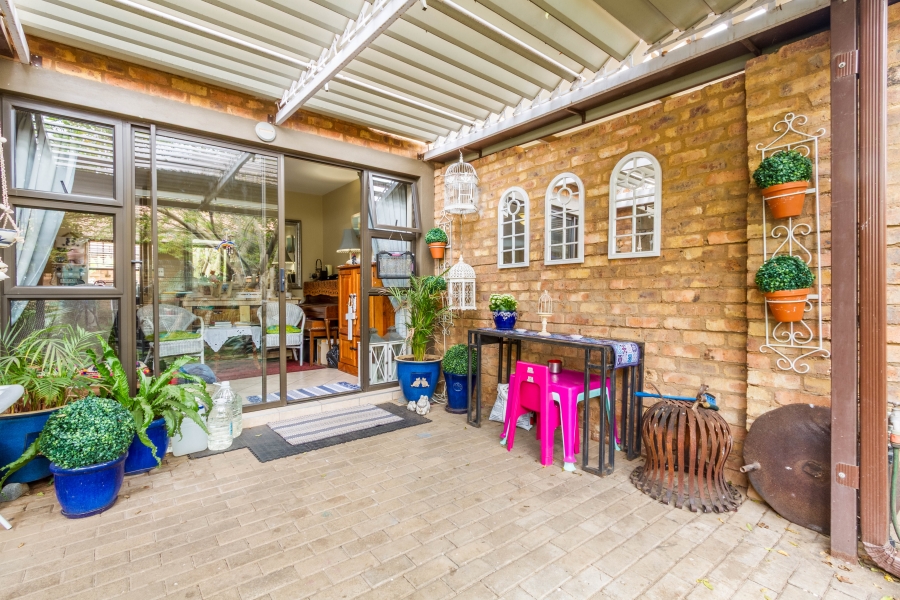 3 Bedroom Property for Sale in Oukraal Estate Gauteng