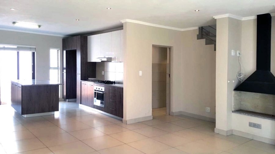 To Let 4 Bedroom Property for Rent in Bryanston Gauteng