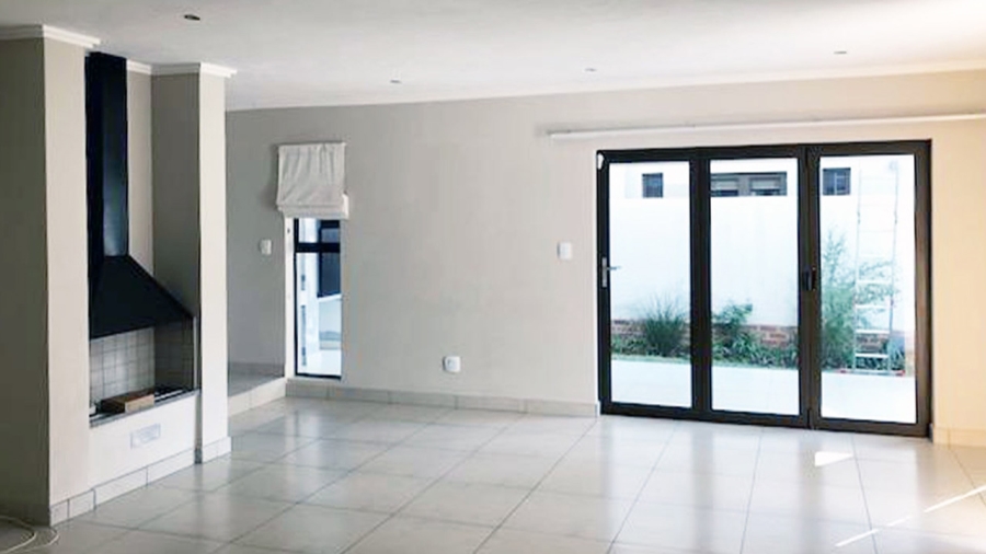 To Let 4 Bedroom Property for Rent in Bryanston Gauteng