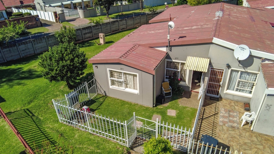 3 Bedroom Property for Sale in Ridgeway Gauteng