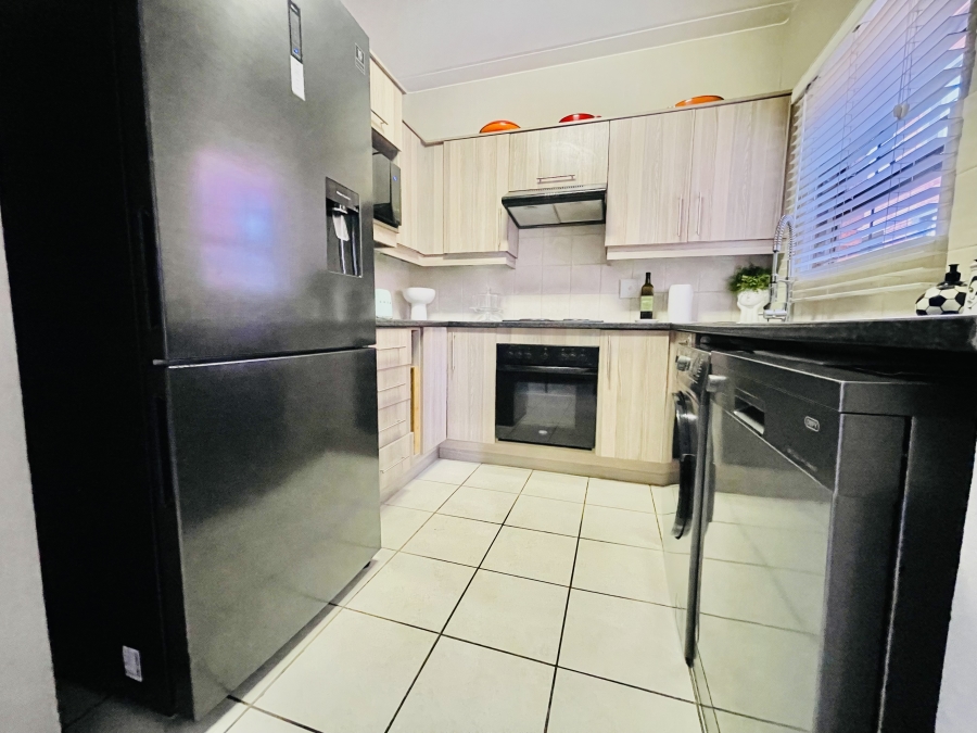 2 Bedroom Property for Sale in Roodepoort Gauteng