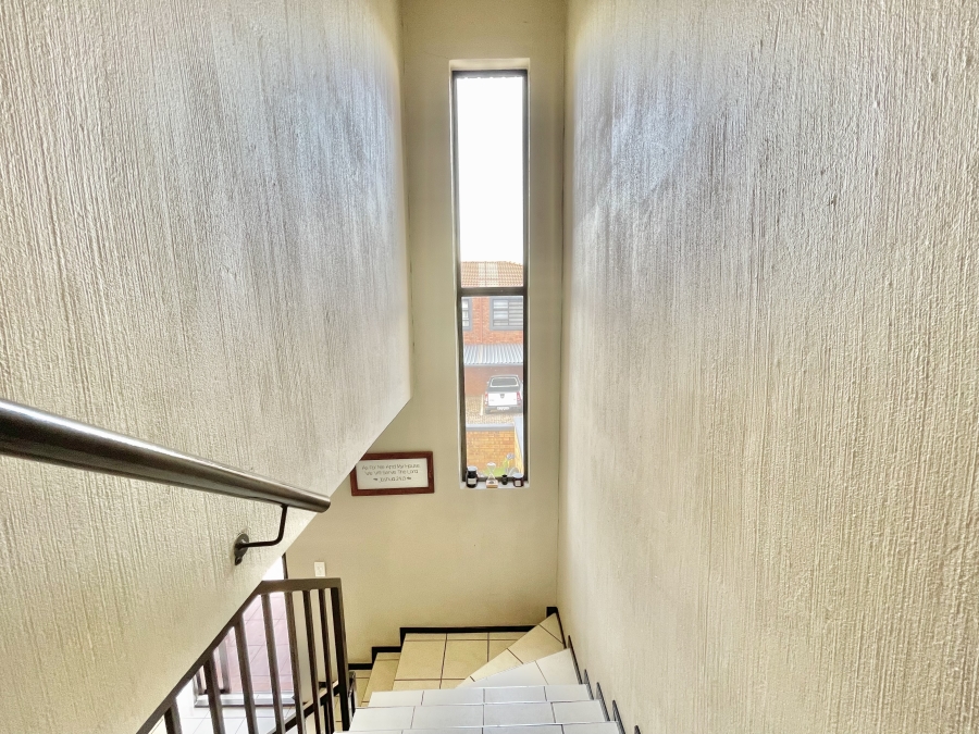 2 Bedroom Property for Sale in Roodepoort Gauteng