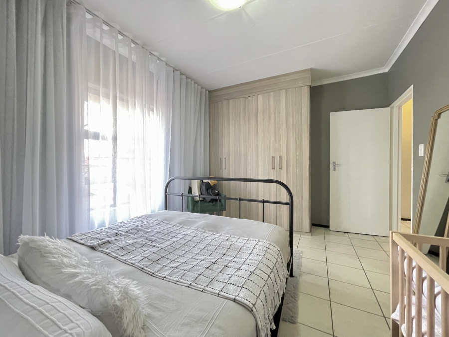 2 Bedroom Property for Sale in Roodepoort Gauteng