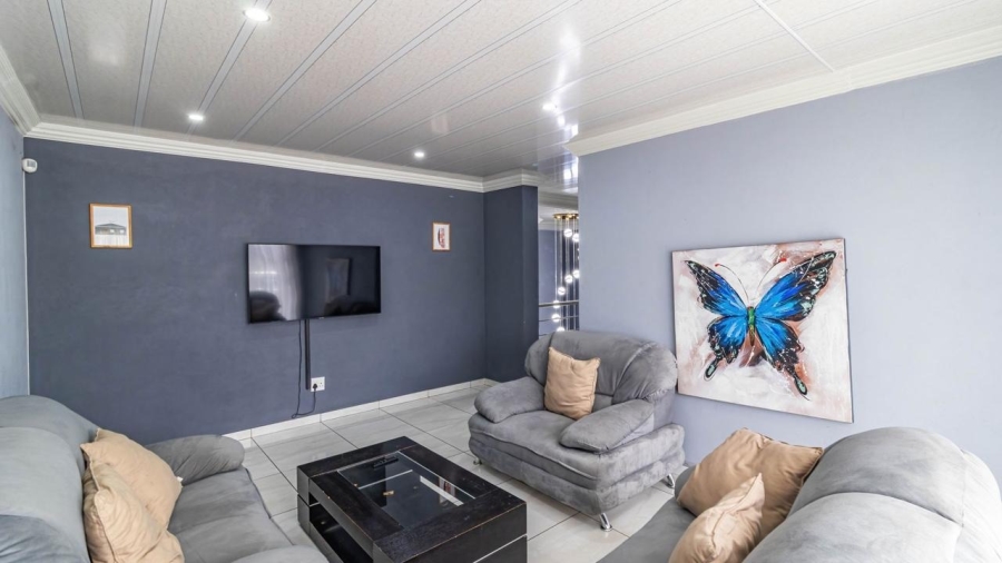 5 Bedroom Property for Sale in Glenvista Gauteng