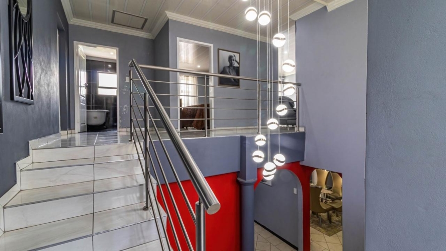 5 Bedroom Property for Sale in Glenvista Gauteng