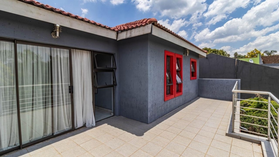 5 Bedroom Property for Sale in Glenvista Gauteng