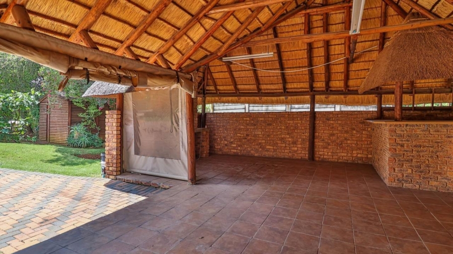 5 Bedroom Property for Sale in Glenvista Gauteng