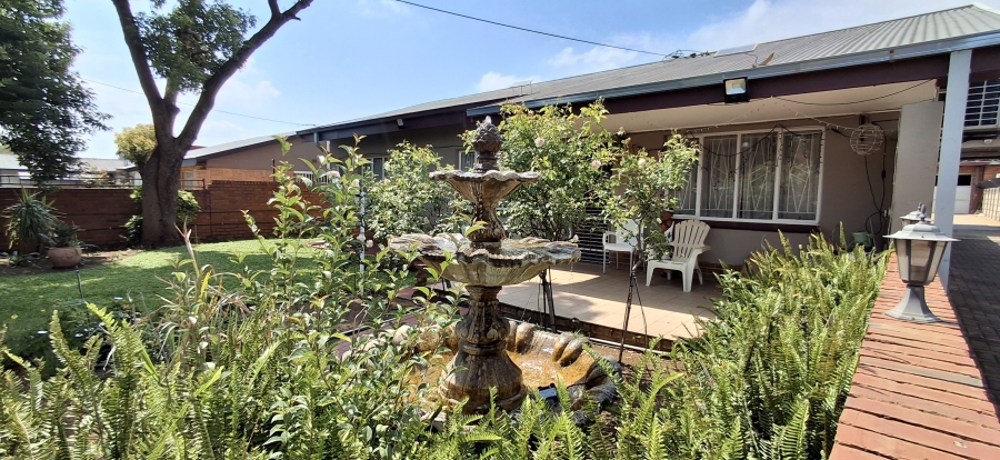 6 Bedroom Property for Sale in Booysens Gauteng