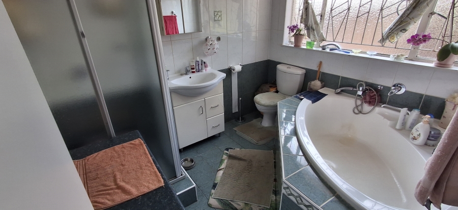 6 Bedroom Property for Sale in Booysens Gauteng