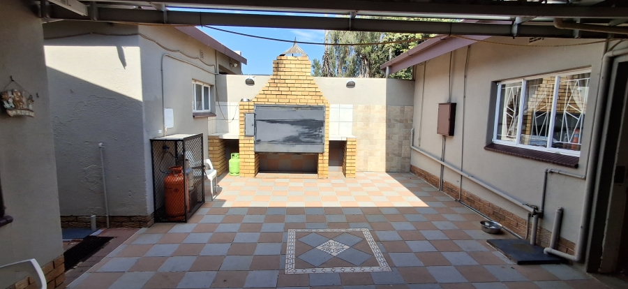 6 Bedroom Property for Sale in Booysens Gauteng