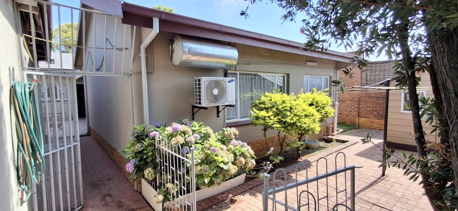 6 Bedroom Property for Sale in Booysens Gauteng