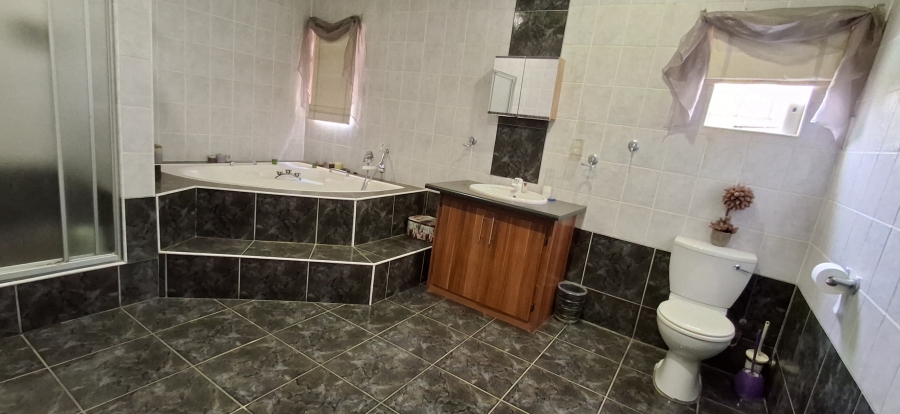 6 Bedroom Property for Sale in Booysens Gauteng