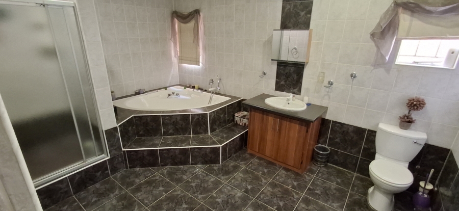 6 Bedroom Property for Sale in Booysens Gauteng