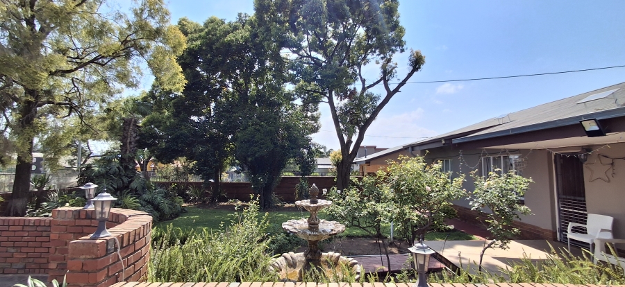 6 Bedroom Property for Sale in Booysens Gauteng