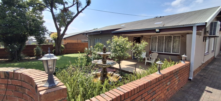 6 Bedroom Property for Sale in Booysens Gauteng