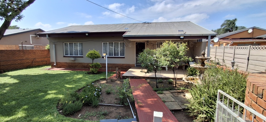 6 Bedroom Property for Sale in Booysens Gauteng