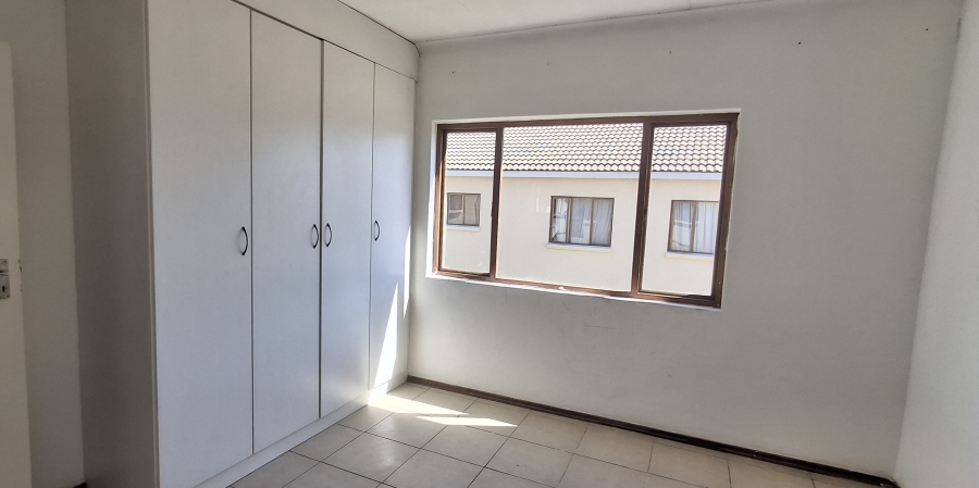 2 Bedroom Property for Sale in Hesteapark Gauteng