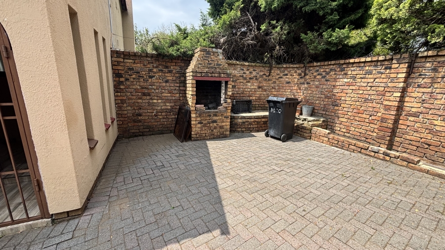 5 Bedroom Property for Sale in Esther Park Gauteng