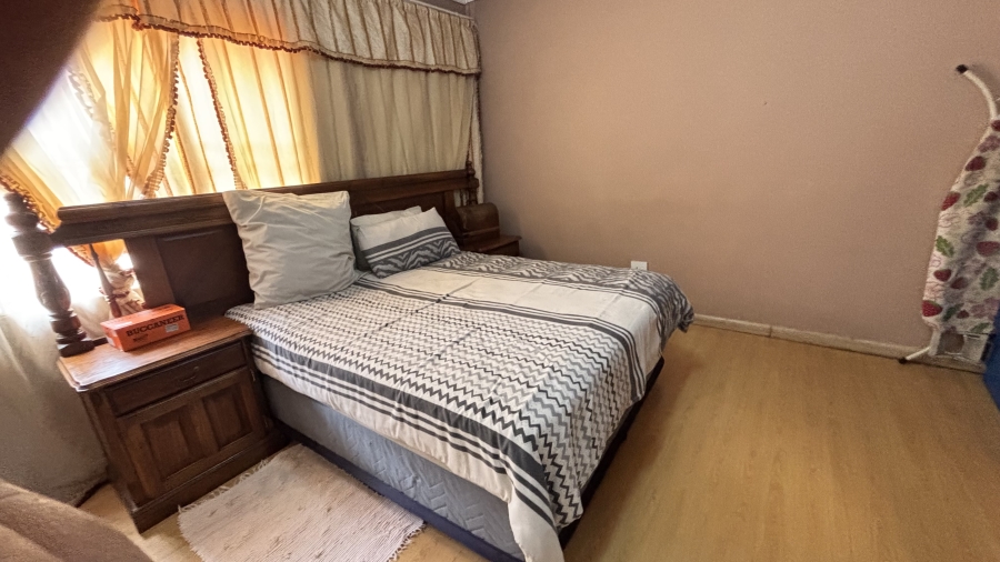 5 Bedroom Property for Sale in Esther Park Gauteng