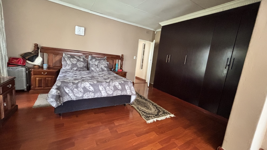 5 Bedroom Property for Sale in Esther Park Gauteng