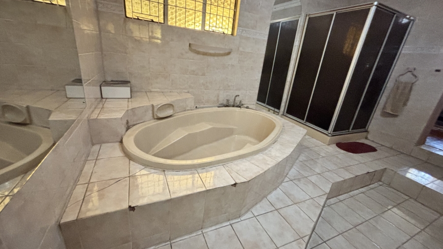 5 Bedroom Property for Sale in Esther Park Gauteng