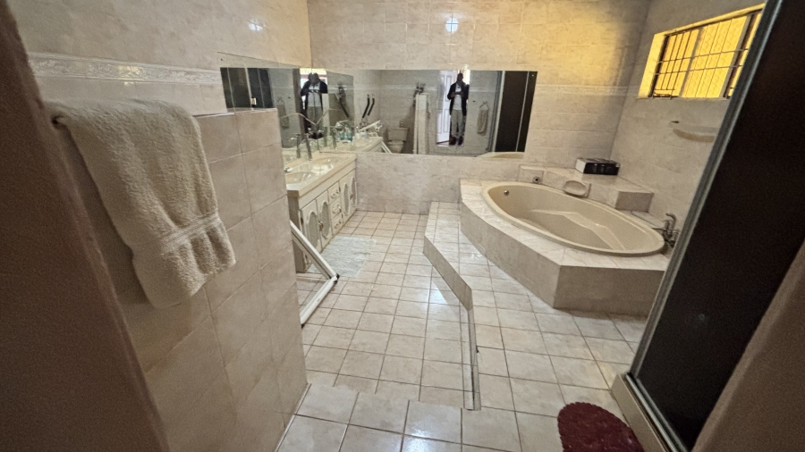 5 Bedroom Property for Sale in Esther Park Gauteng