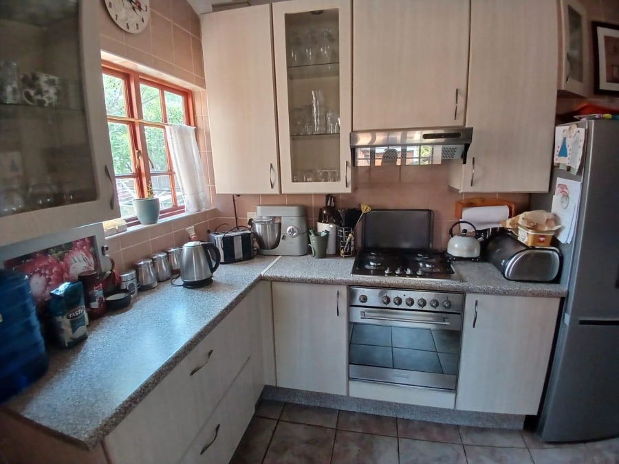 To Let 3 Bedroom Property for Rent in Glen Erasmia Gauteng