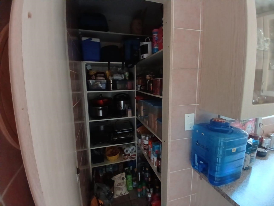 To Let 3 Bedroom Property for Rent in Glen Erasmia Gauteng