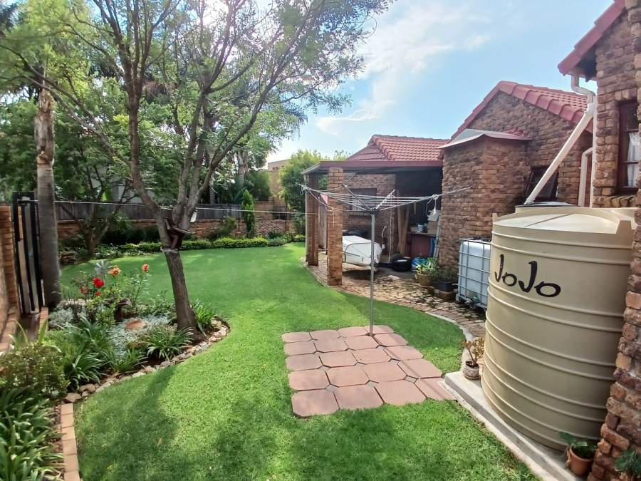 To Let 3 Bedroom Property for Rent in Glen Erasmia Gauteng