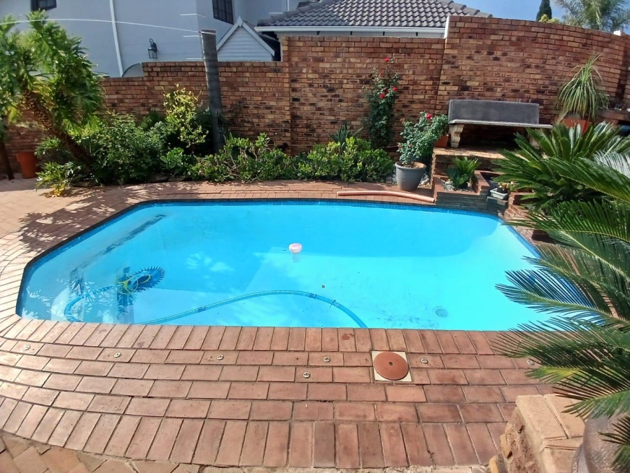 To Let 3 Bedroom Property for Rent in Glen Erasmia Gauteng