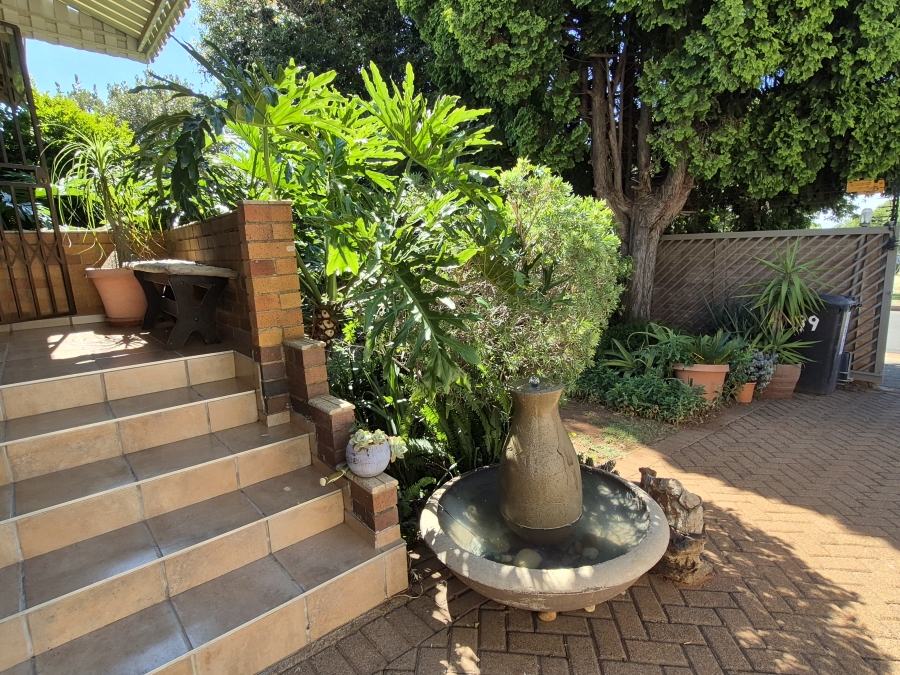 3 Bedroom Property for Sale in Wannenburghoogte Gauteng