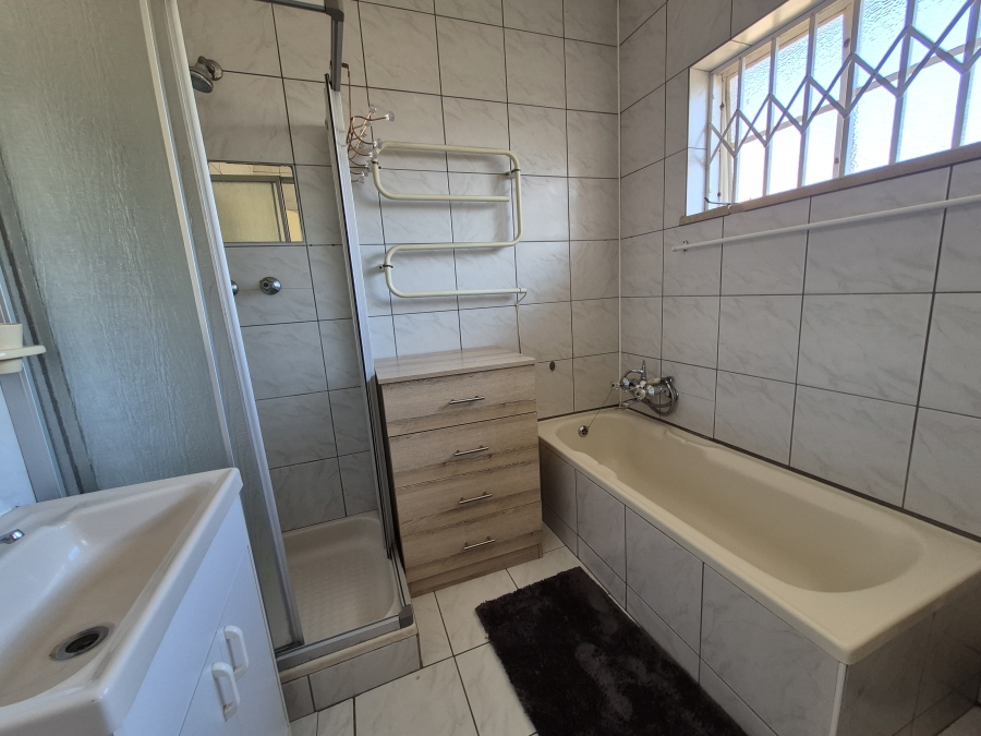 3 Bedroom Property for Sale in Wannenburghoogte Gauteng