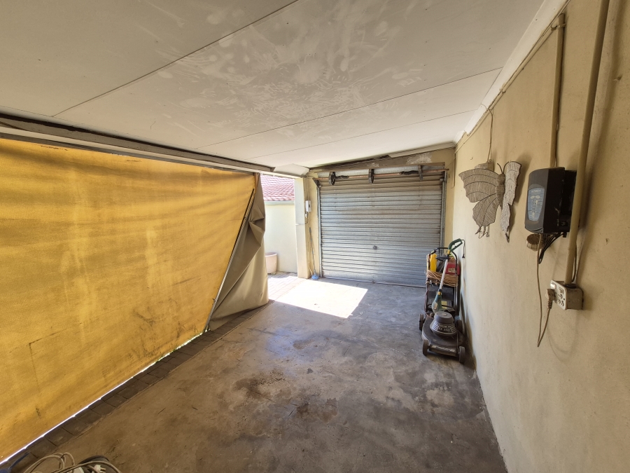 3 Bedroom Property for Sale in Wannenburghoogte Gauteng