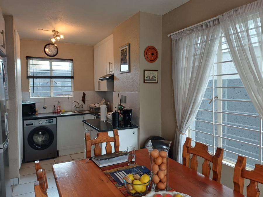 3 Bedroom Property for Sale in Buurendal Gauteng