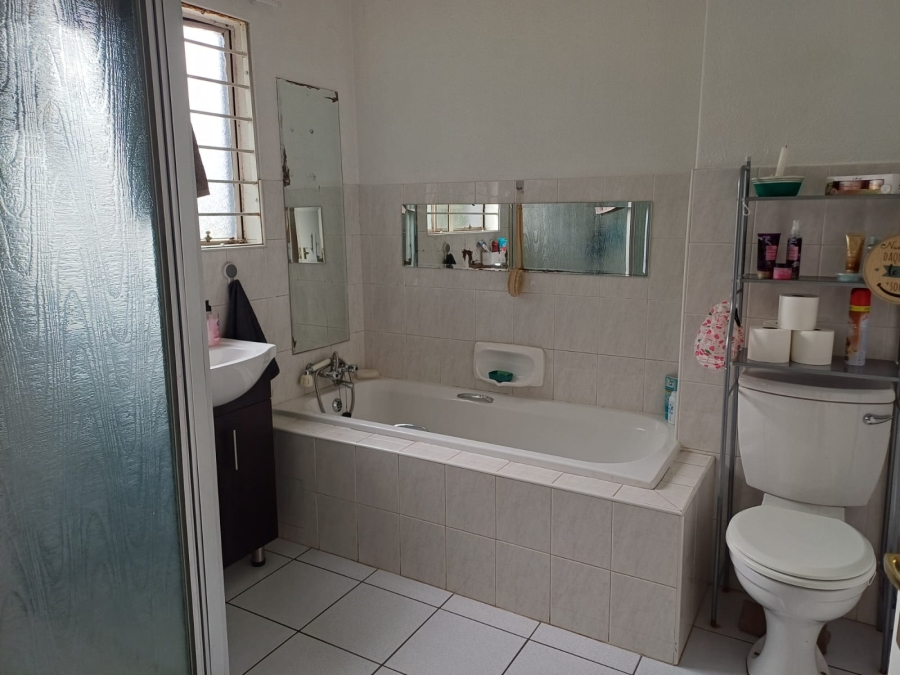 3 Bedroom Property for Sale in Buurendal Gauteng