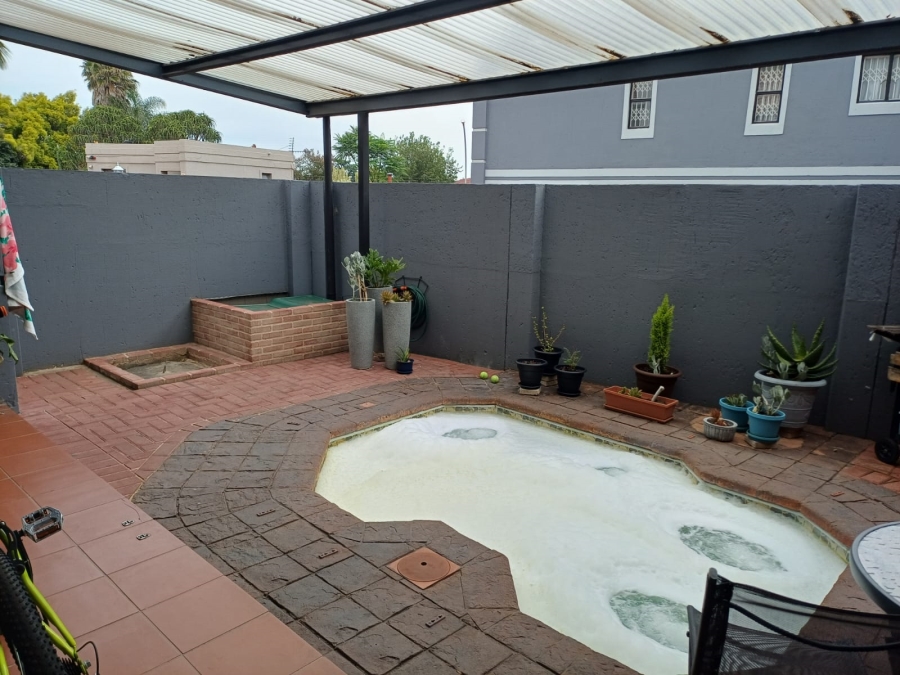 3 Bedroom Property for Sale in Buurendal Gauteng