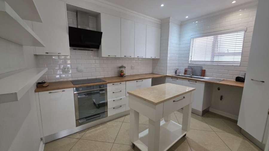 2 Bedroom Property for Sale in Greenstone Hill Gauteng