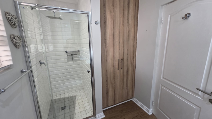 2 Bedroom Property for Sale in Greenstone Hill Gauteng