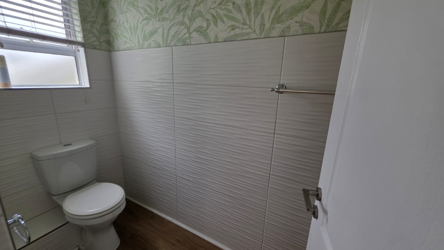 2 Bedroom Property for Sale in Greenstone Hill Gauteng