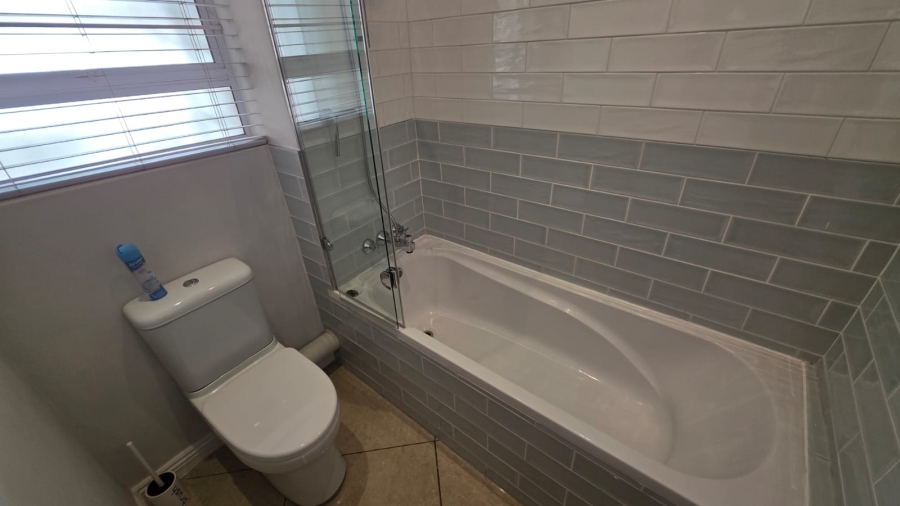 2 Bedroom Property for Sale in Greenstone Hill Gauteng