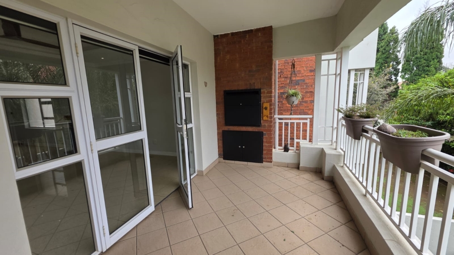 2 Bedroom Property for Sale in Greenstone Hill Gauteng