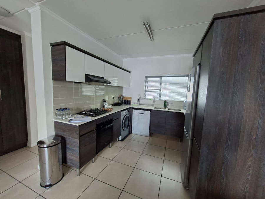 2 Bedroom Property for Sale in Greenstone Hill Gauteng