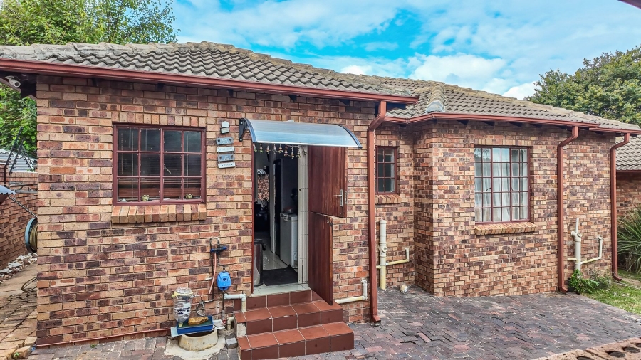 3 Bedroom Property for Sale in Northwold Gauteng